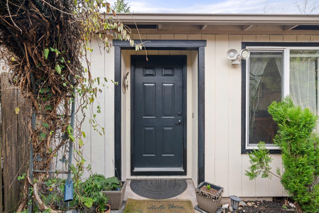 3093 Paul Circle, Medford, OR 97504