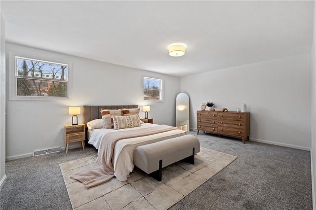 200 Pinchtown Rd, Baldwin Boro, PA 15236