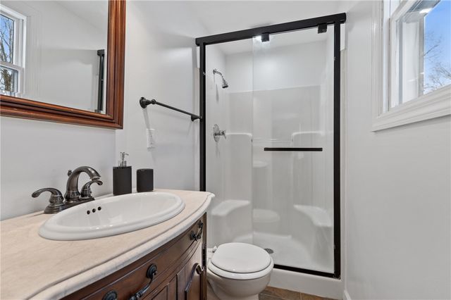 200 Pinchtown Rd, Baldwin Boro, PA 15236