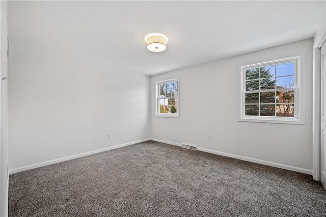 200 Pinchtown Rd, Baldwin Boro, PA 15236