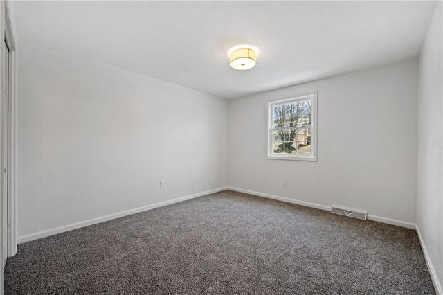 200 Pinchtown Rd, Baldwin Boro, PA 15236