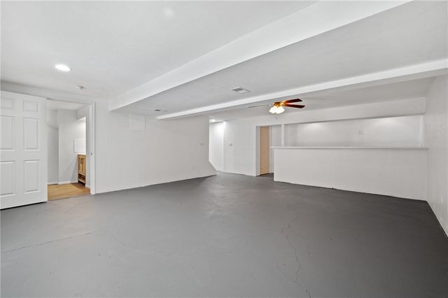 200 Pinchtown Rd, Baldwin Boro, PA 15236