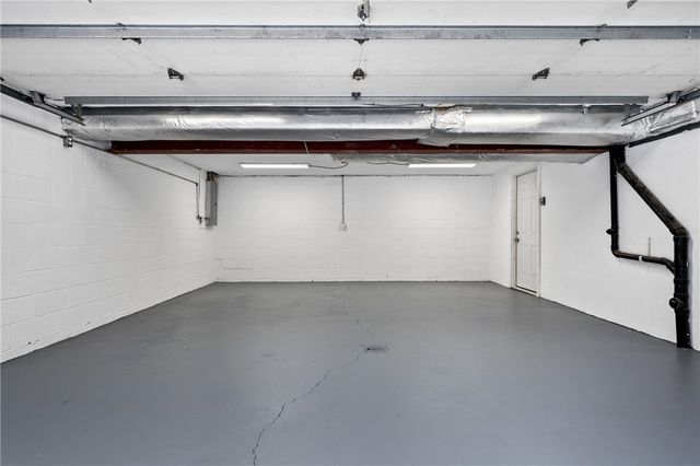 200 Pinchtown Rd, Baldwin Boro, PA 15236