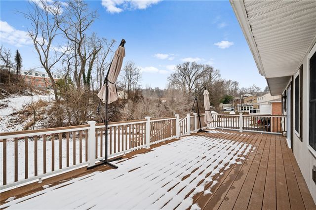 200 Pinchtown Rd, Baldwin Boro, PA 15236