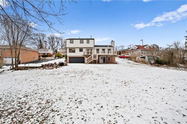 200 Pinchtown Rd, Baldwin Boro, PA 15236