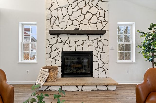 200 Pinchtown Rd, Baldwin Boro, PA 15236