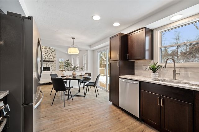 200 Pinchtown Rd, Baldwin Boro, PA 15236