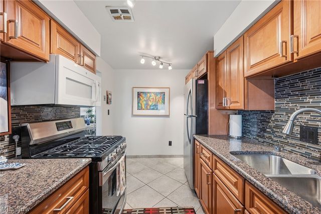 12900 Lake Avenue 1418, Lakewood, OH 44107