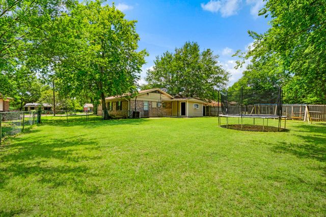 2275 Bella Vista Drive, Paris, TX 75460