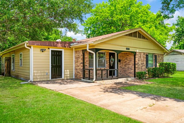 2275 Bella Vista Drive, Paris, TX 75460