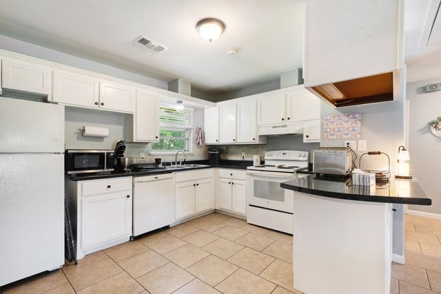 2275 Bella Vista Drive, Paris, TX 75460