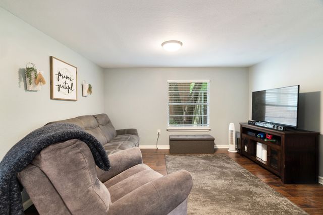 2275 Bella Vista Drive, Paris, TX 75460