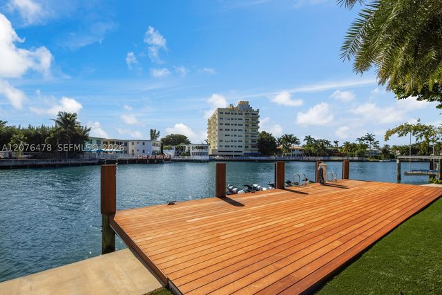 528 Lakeview Ct, Miami Beach, FL 33140