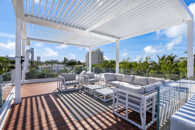 528 Lakeview Ct, Miami Beach, FL 33140