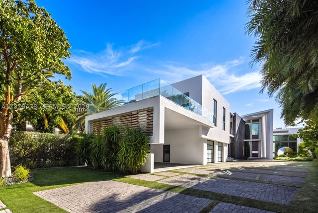 528 Lakeview Ct, Miami Beach, FL 33140
