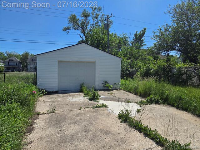 145 Waverly Street, Highland Park, MI 48203
