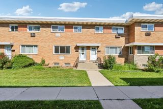 8666 Gregory Lane C, Des Plaines, IL 60016