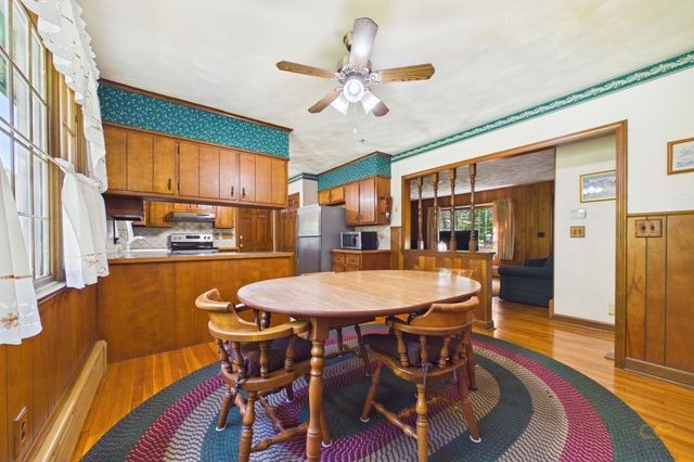 1541 N Hixville Rd, Dartmouth, MA 02747