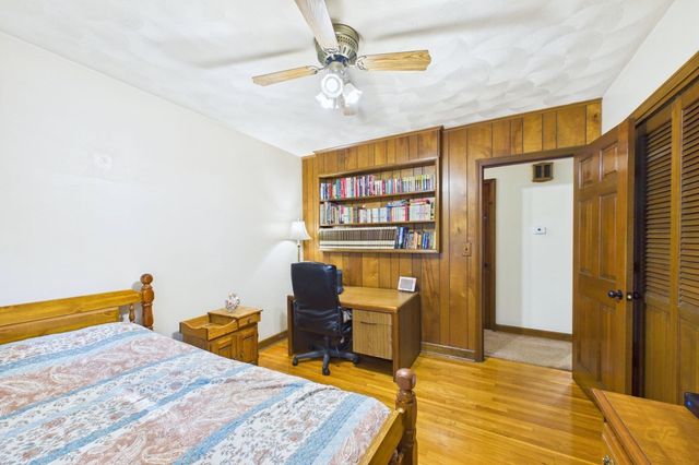 1541 N Hixville Rd, Dartmouth, MA 02747