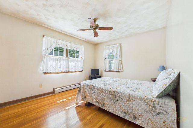 1541 N Hixville Rd, Dartmouth, MA 02747