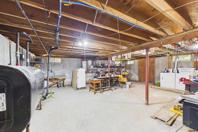 1541 N Hixville Rd, Dartmouth, MA 02747