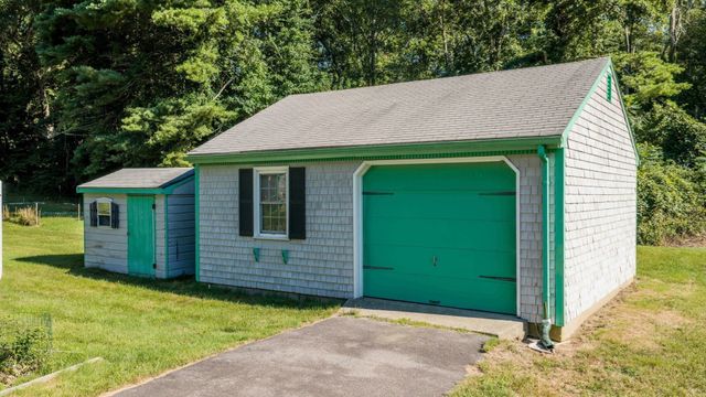 1541 N Hixville Rd, Dartmouth, MA 02747