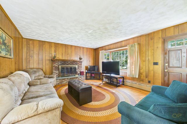 1541 N Hixville Rd, Dartmouth, MA 02747