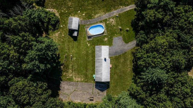 1541 N Hixville Rd, Dartmouth, MA 02747