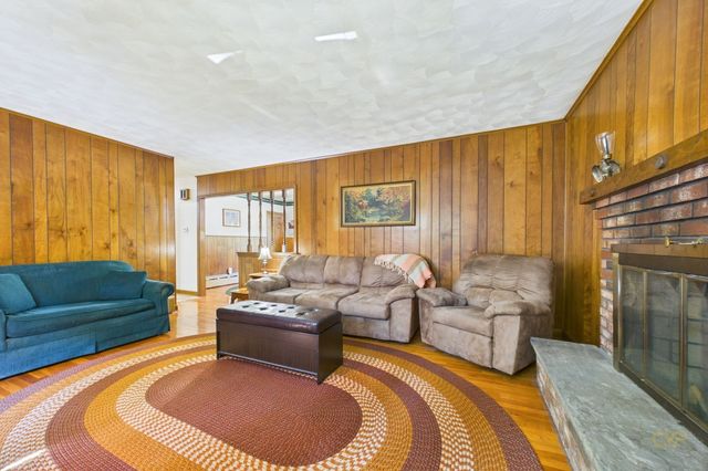 1541 N Hixville Rd, Dartmouth, MA 02747