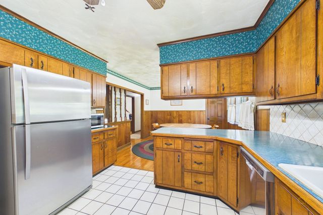 1541 N Hixville Rd, Dartmouth, MA 02747