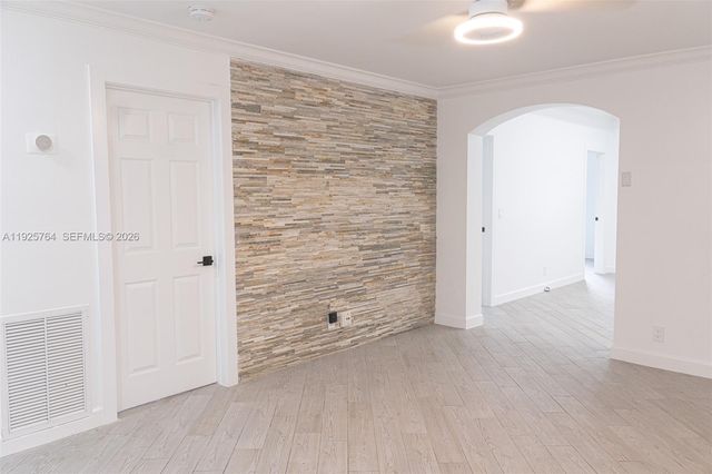 5464 NE 3rd Ave, Oakland Park, FL 33334