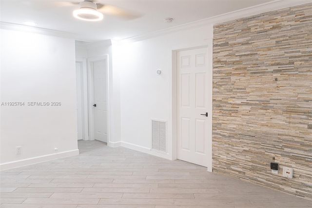 5464 NE 3rd Ave, Oakland Park, FL 33334