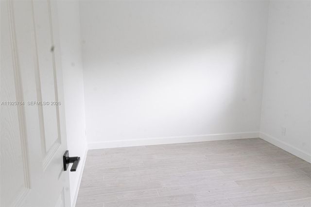 5464 NE 3rd Ave, Oakland Park, FL 33334