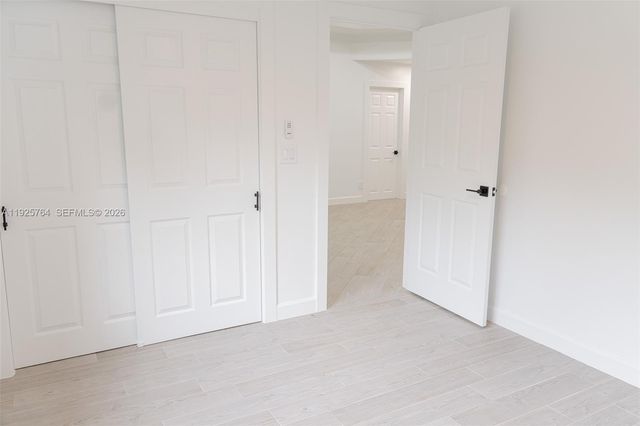 5464 NE 3rd Ave, Oakland Park, FL 33334