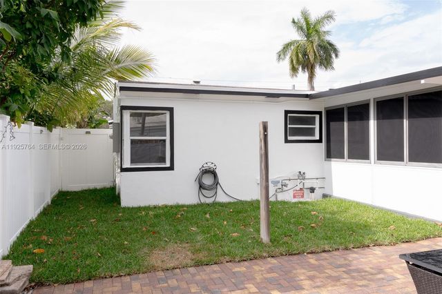 5464 NE 3rd Ave, Oakland Park, FL 33334