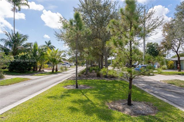 5464 NE 3rd Ave, Oakland Park, FL 33334