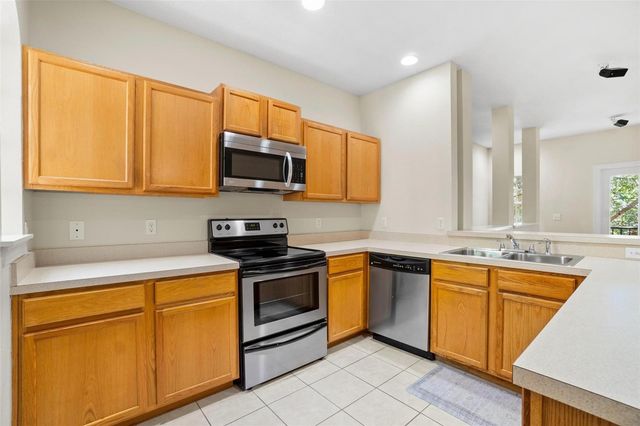 3330 LAS CAMPOS PLACE, Tampa, FL 33611