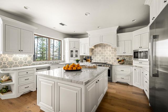 16301 Winchester Club Dr, Meadow Vista, CA 95722