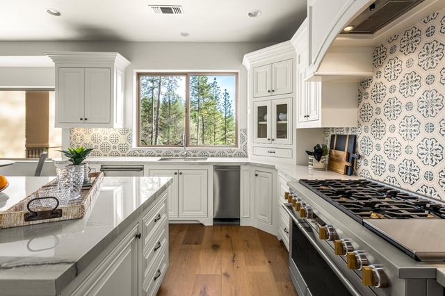 16301 Winchester Club Dr, Meadow Vista, CA 95722