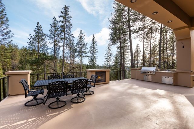 16301 Winchester Club Dr, Meadow Vista, CA 95722