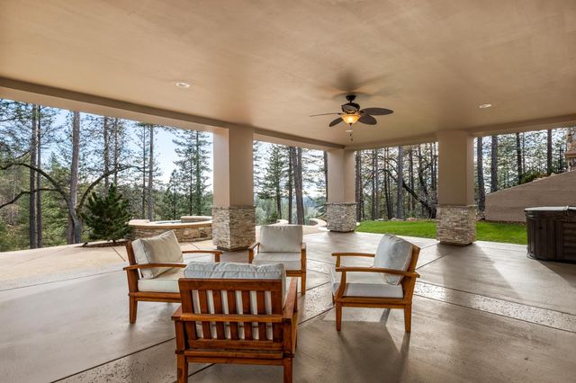 16301 Winchester Club Dr, Meadow Vista, CA 95722