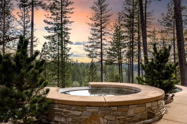 16301 Winchester Club Dr, Meadow Vista, CA 95722