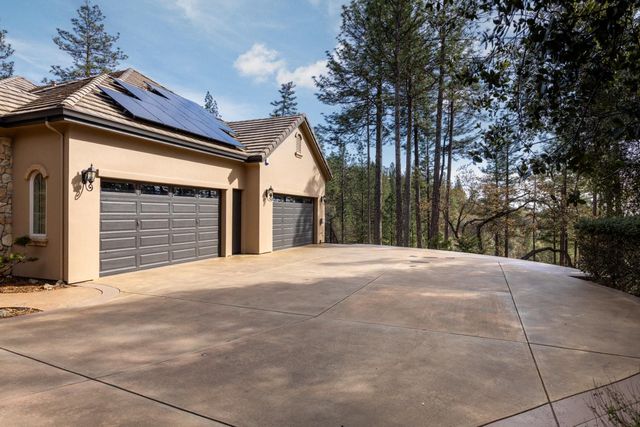 16301 Winchester Club Dr, Meadow Vista, CA 95722