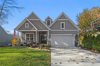 7438 Village Drive, Prairie Village, KS 66208