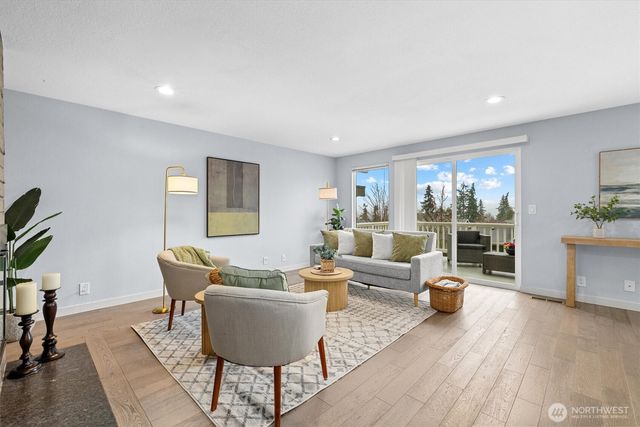 15919 NE 84th Avenue NE, Kenmore, WA 98028