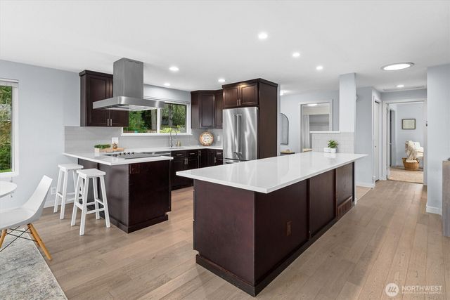 15919 NE 84th Avenue NE, Kenmore, WA 98028