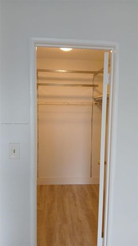 9682 Fontainebleau Blvd 312, Miami, FL 33172