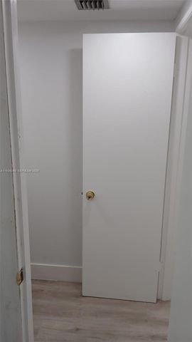 9682 Fontainebleau Blvd 312, Miami, FL 33172