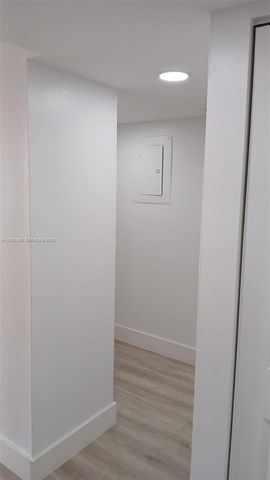 9682 Fontainebleau Blvd 312, Miami, FL 33172