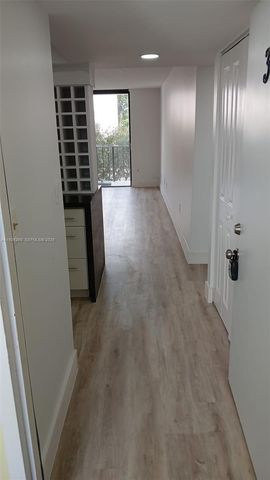 9682 Fontainebleau Blvd 312, Miami, FL 33172